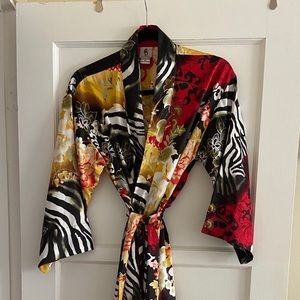 Natori kimono-style robe